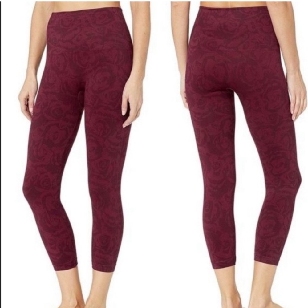 Spanx Seamless Crop Leggings in Garnet Rose Size Large